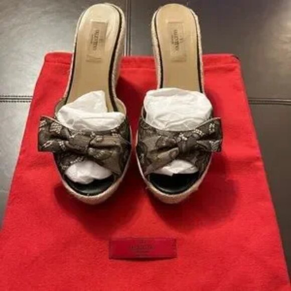 Authentic Valentino Garavani lace overlay espadrille wedges. Size EU 40. - Picture 2 of 6